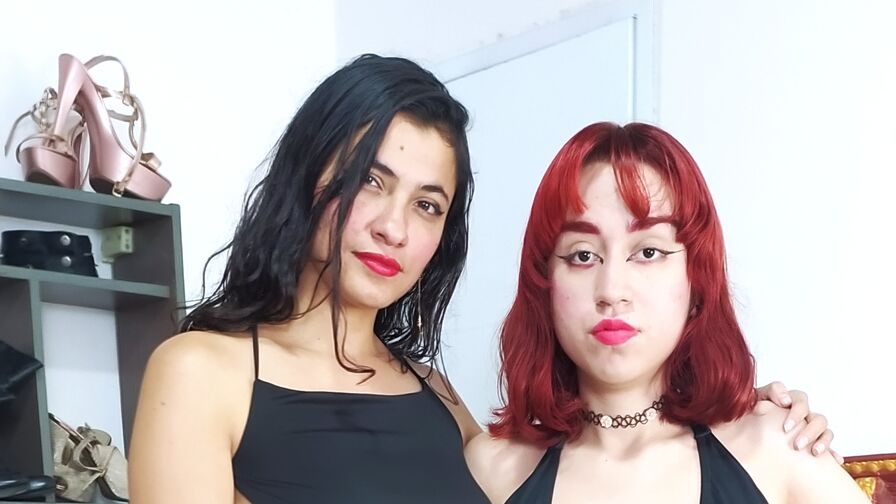 Watch BelindaAndCrista live on eighteen plus