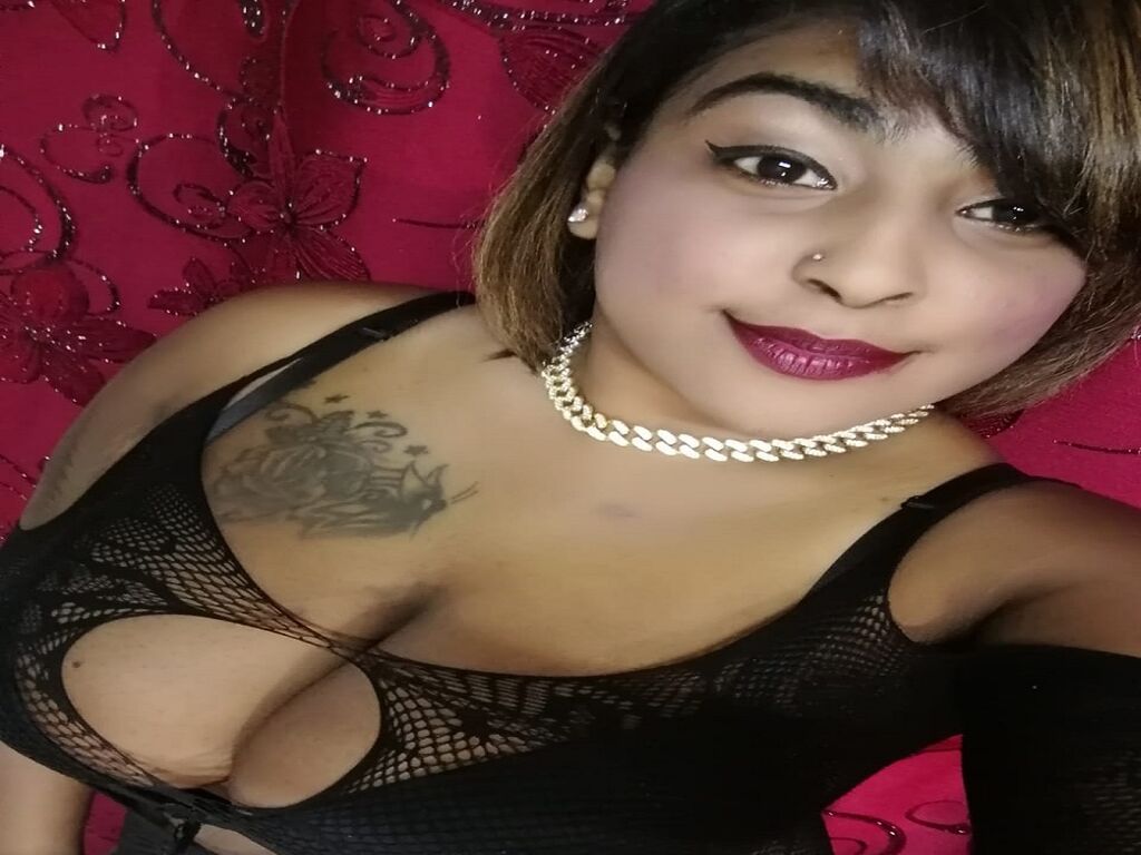 MelissaPaker webcams big tits blowjob