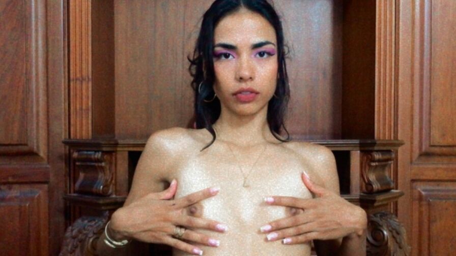 Watch ChloeVisconti live on Viva LiveCam🔔