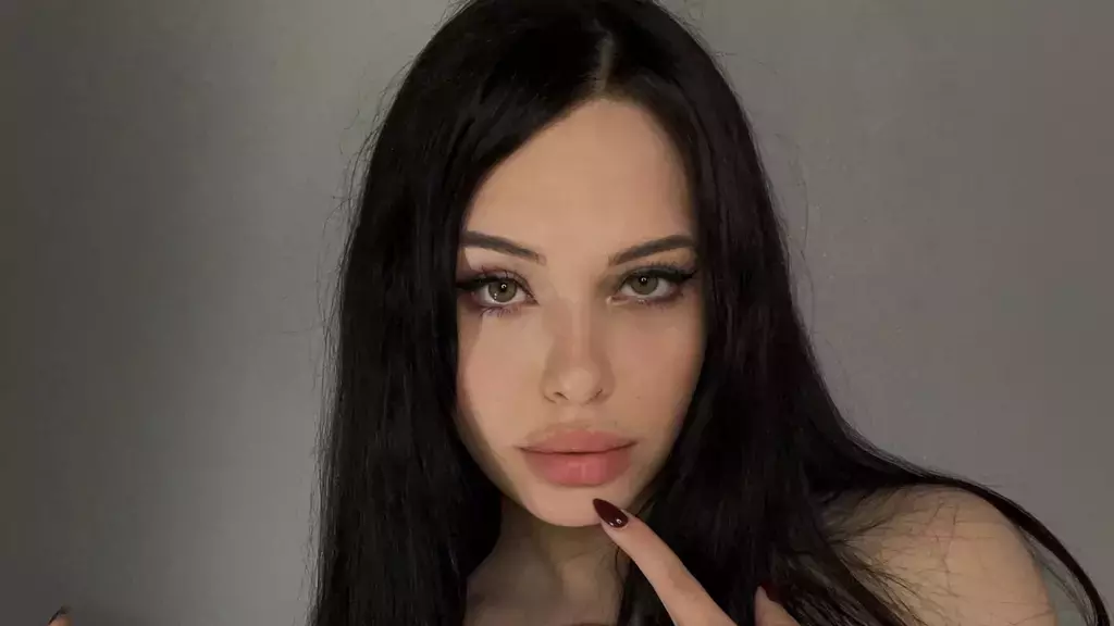 BellaKeler's chat room