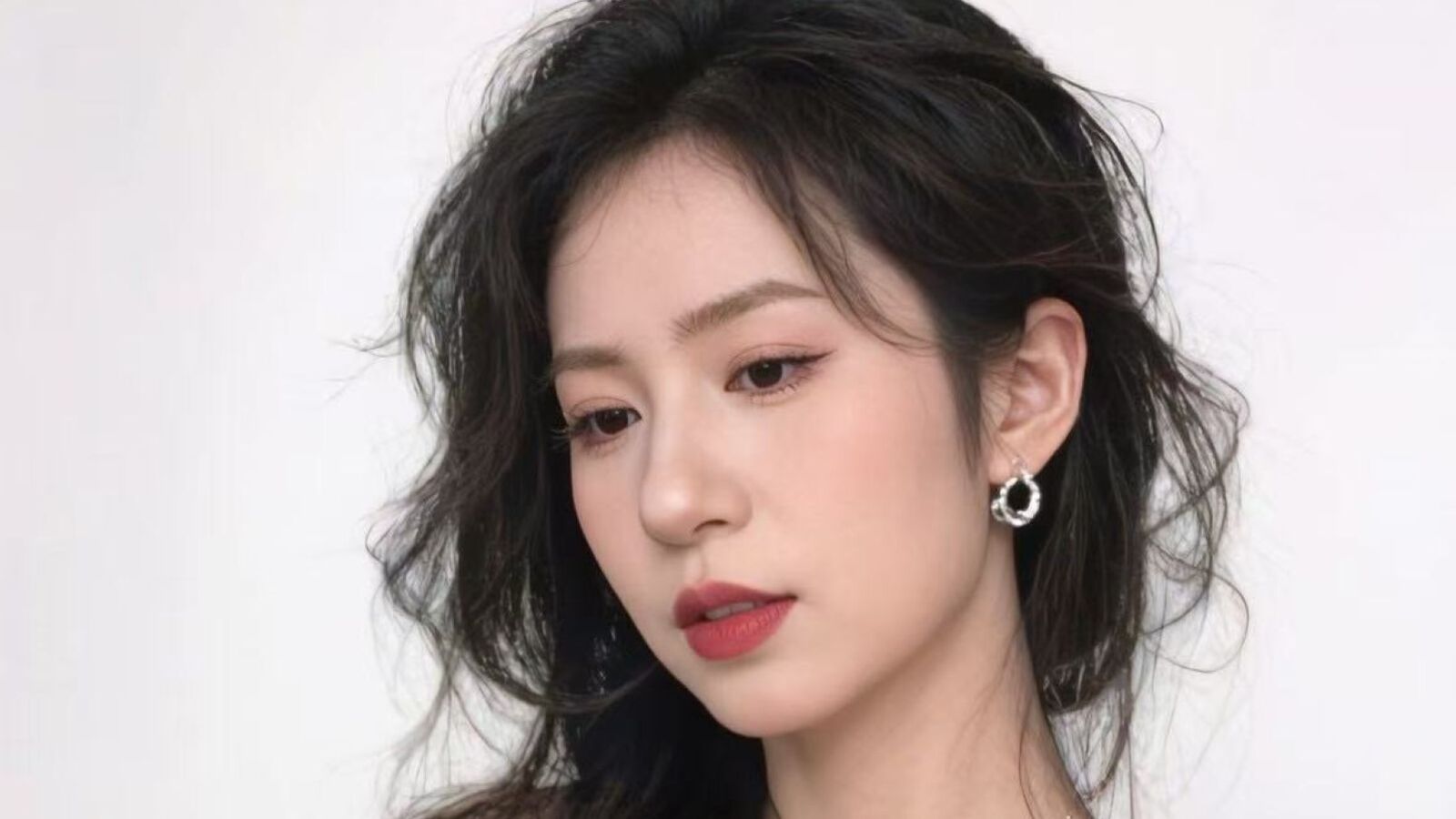 AnnLinMei erotic portrait