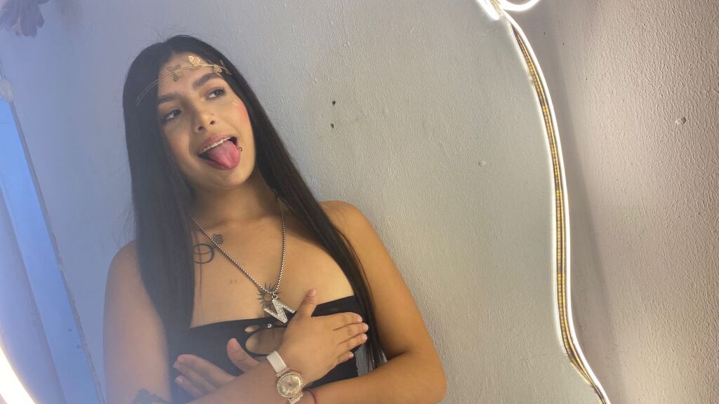 Watch  NickyNaxi live on LiveJasmin