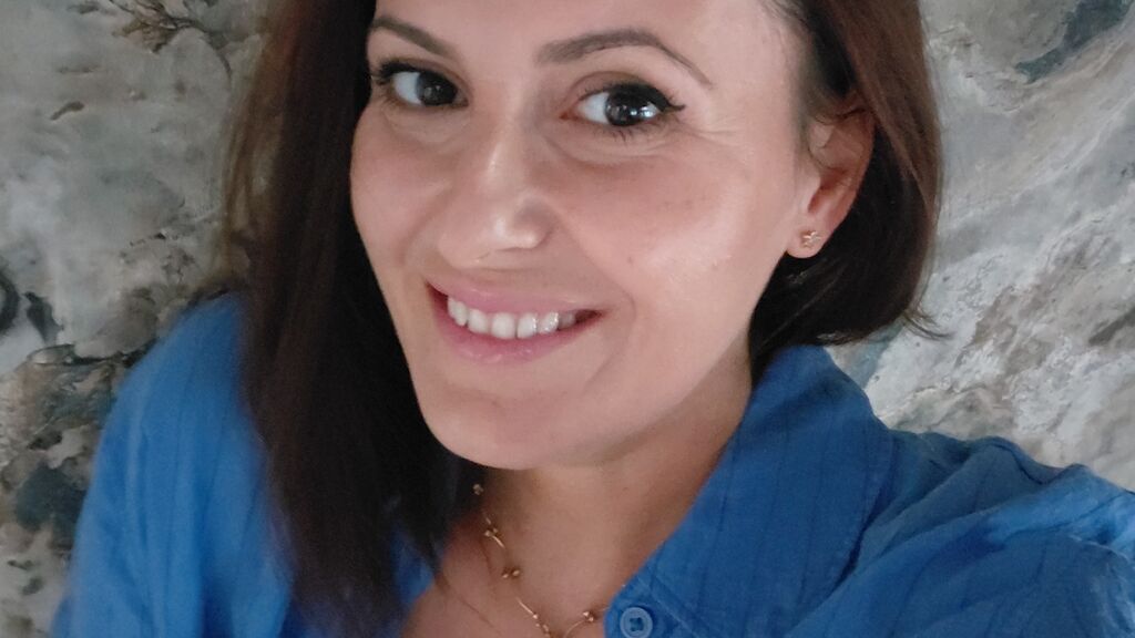 AmazingIsBack online on GirlsOfJasmin