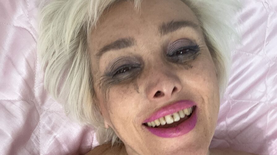 LiliannaSmith's live cam