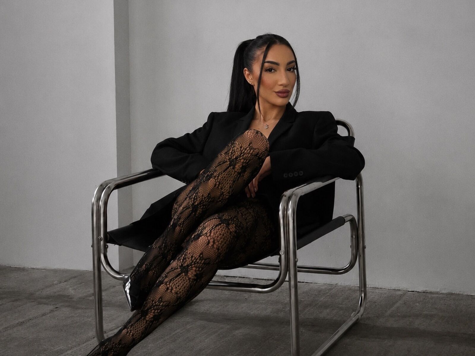 Live cam for LoraEve