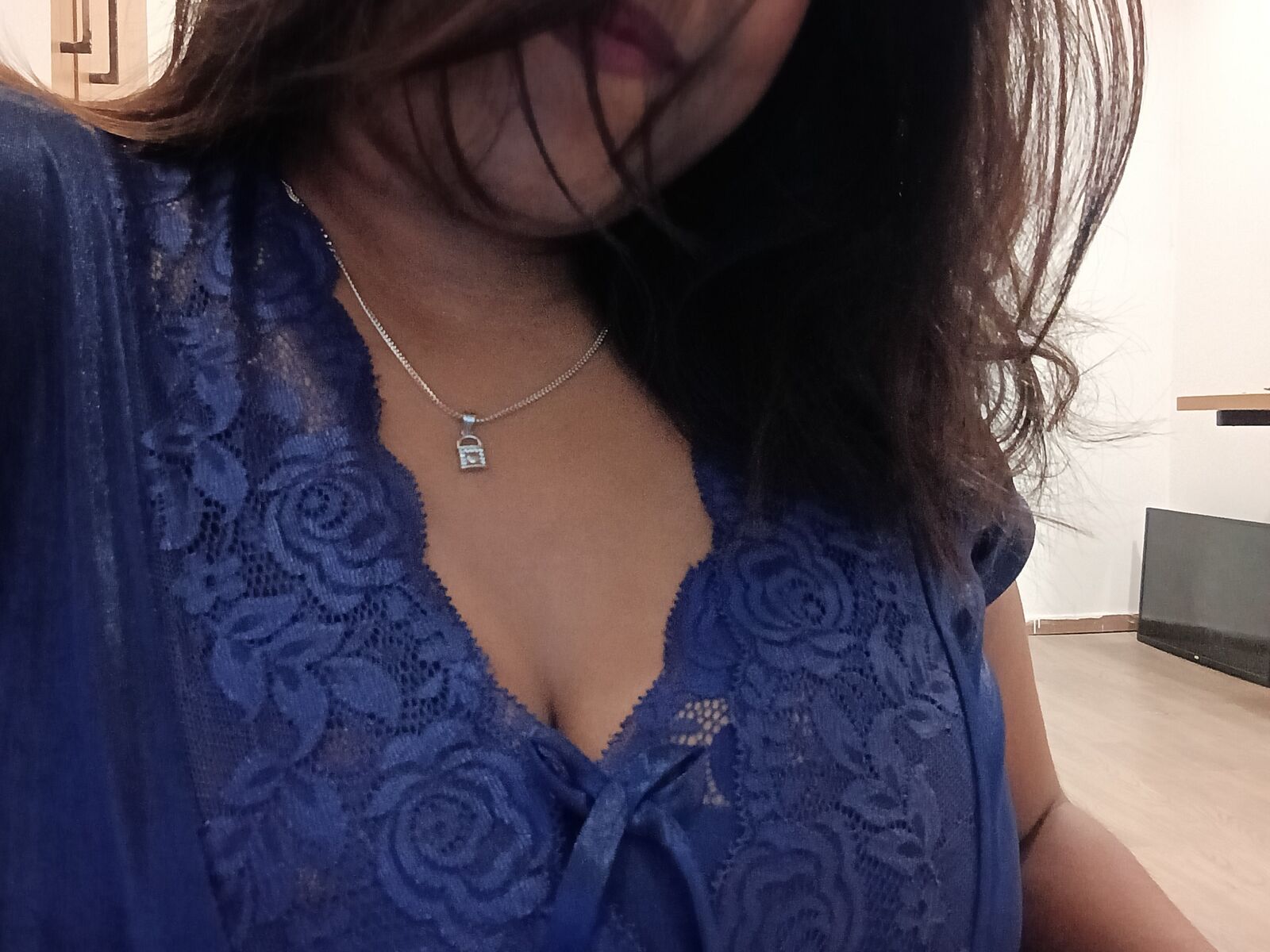 Live cam for SonamDiva