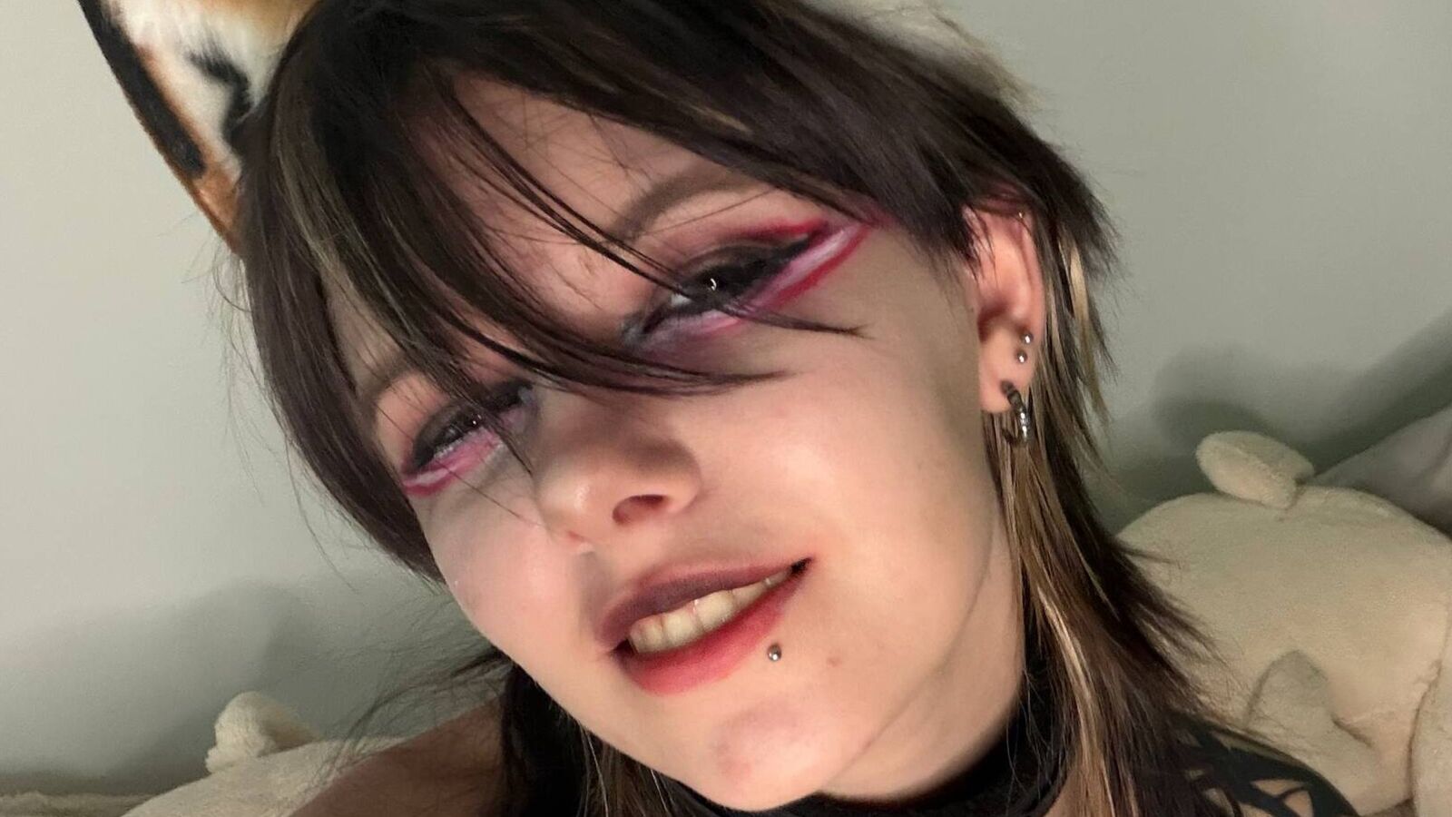 BettieDaryanl erotic portrait