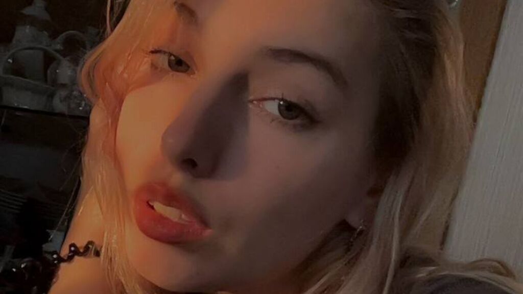 BlushVenom's profile from Jasmin at GirlsOfJasmin'