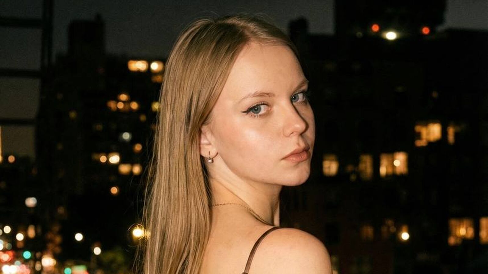 SophiePeachy glamour portrait