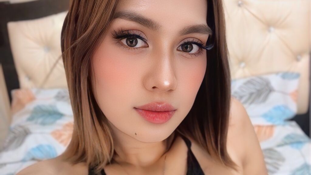 PrescillaGomez live cam model at LiveJasmin