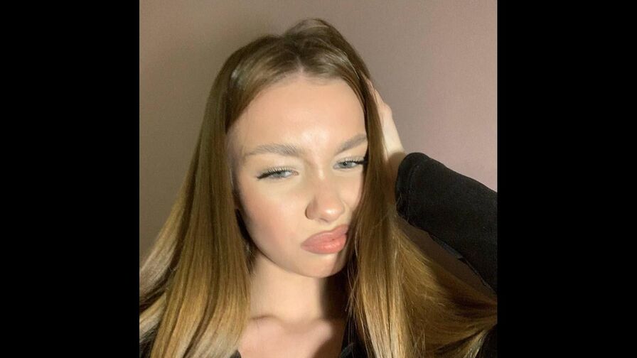 Start Anal Finger MaybelleBucklew