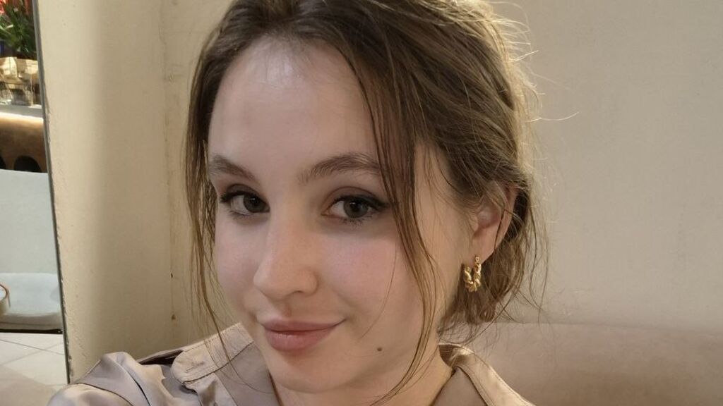 KellyBarbe's profile from Jasmin at GirlsOfJasmin'