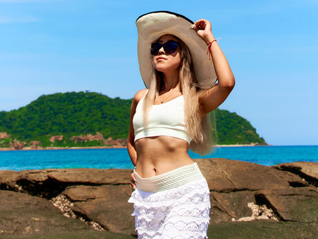 Chat with ArianaWells