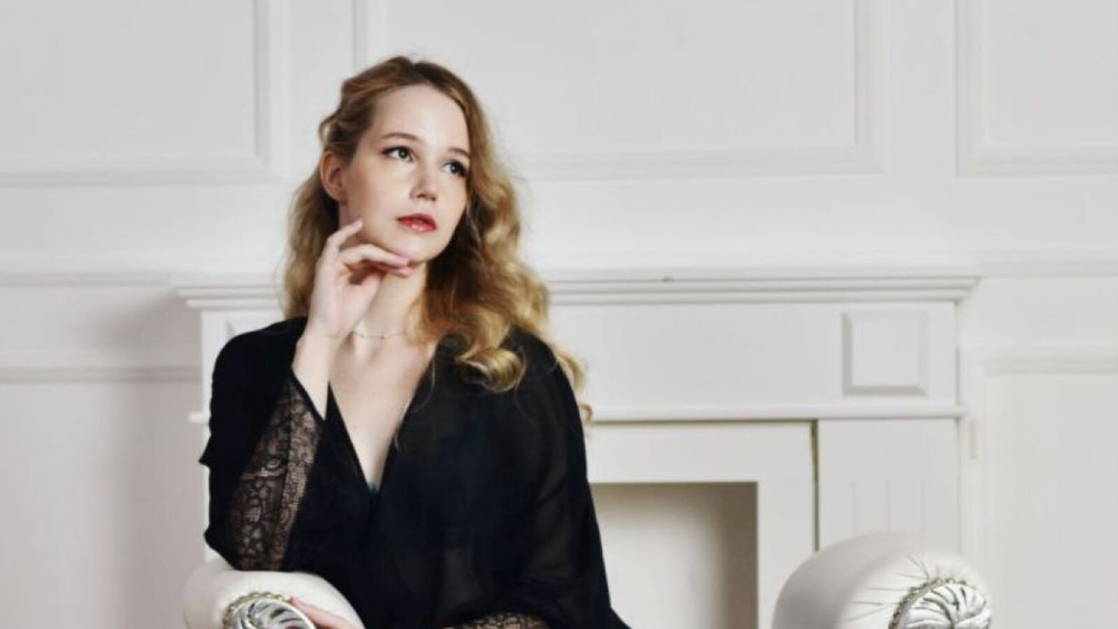 MillyMoreau erotic portrait