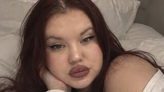 AivoriEve one on one girl cam profile