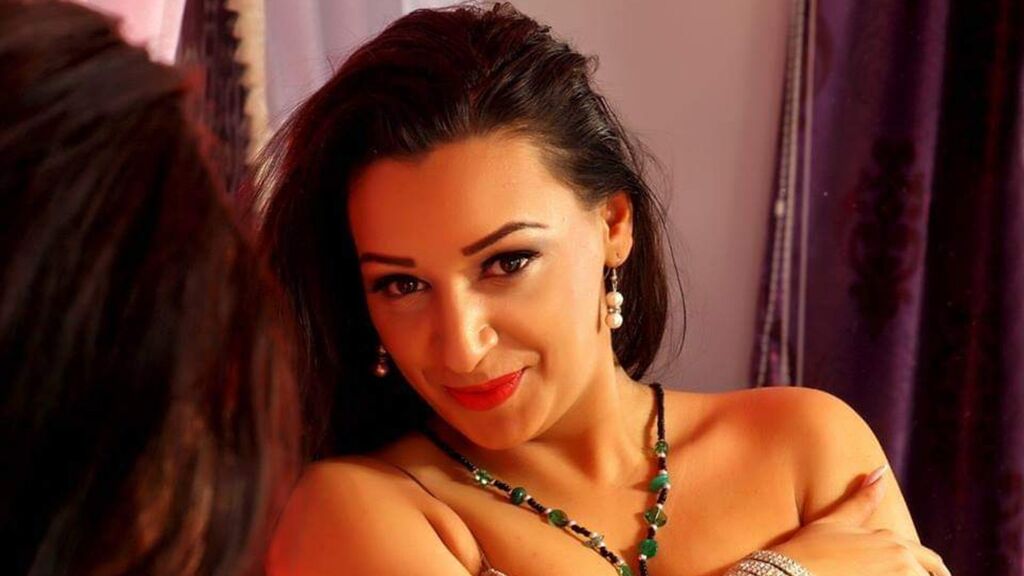 Live Chat with RaelleDarkstar on LiveJasmin