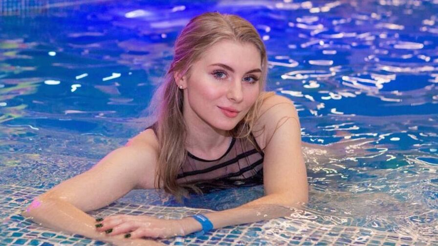 Watch MiaReeve live on Recorded Camera❤️