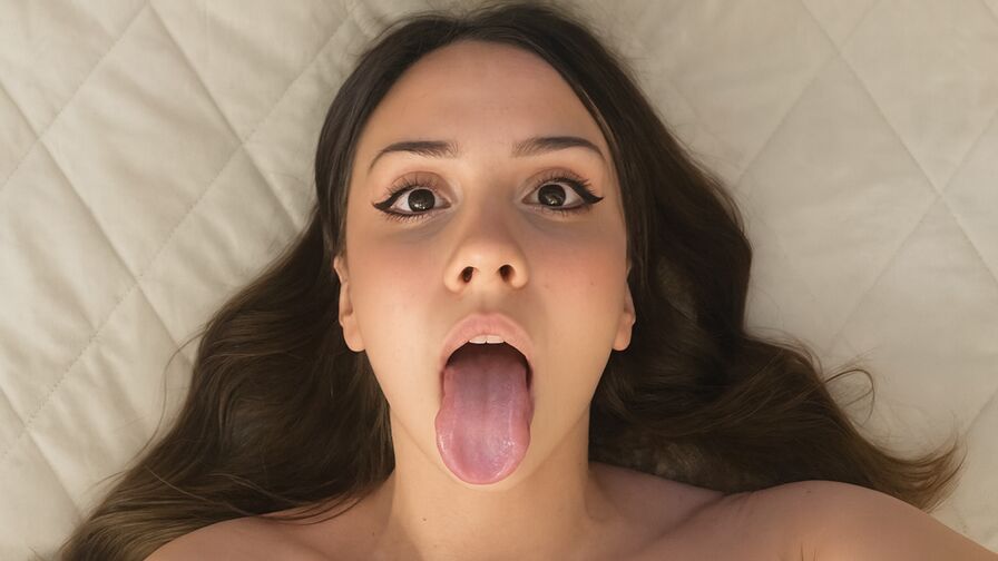 AliceFortuna's live cam