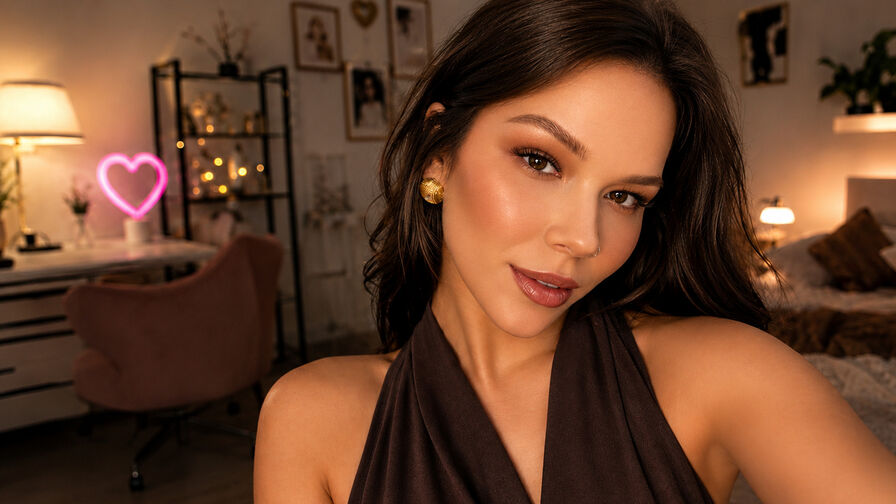 Watch AmeliaWindsor live on E-Chat