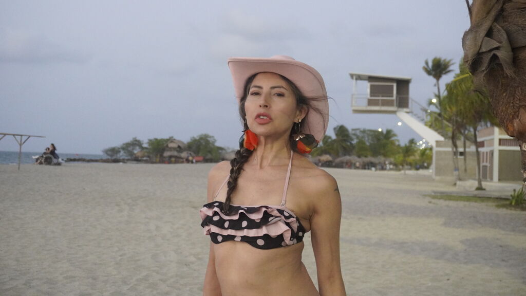 Live Chat with Dunastar on LiveJasmin