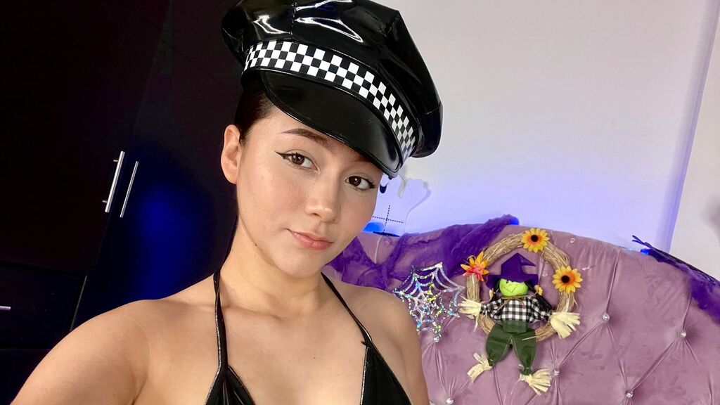 Daniaalvarez Live Chat on LiveJasmin
