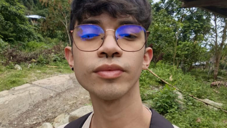 Watch RicardoSalcedo live on Recorded Camera❤️