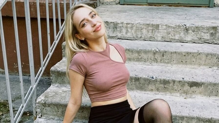 Private show with AdinaWatson