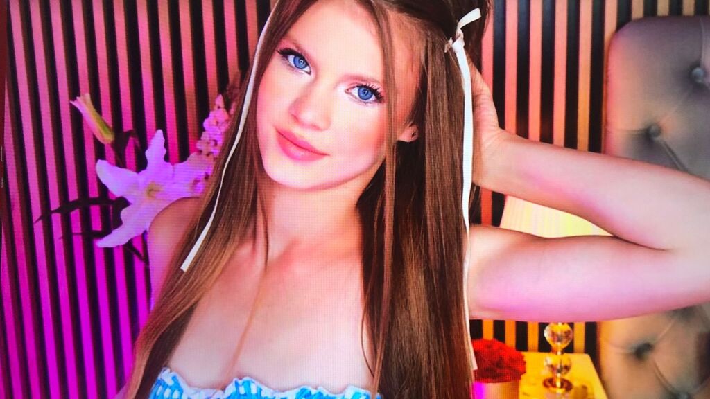 SlimGirl's profile from Jasmin at GirlsOfJasmin'