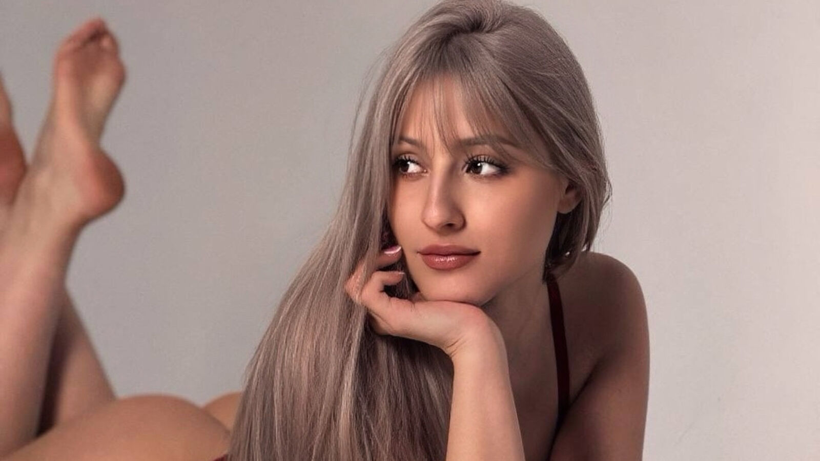 OliviaBarkle erotic portrait