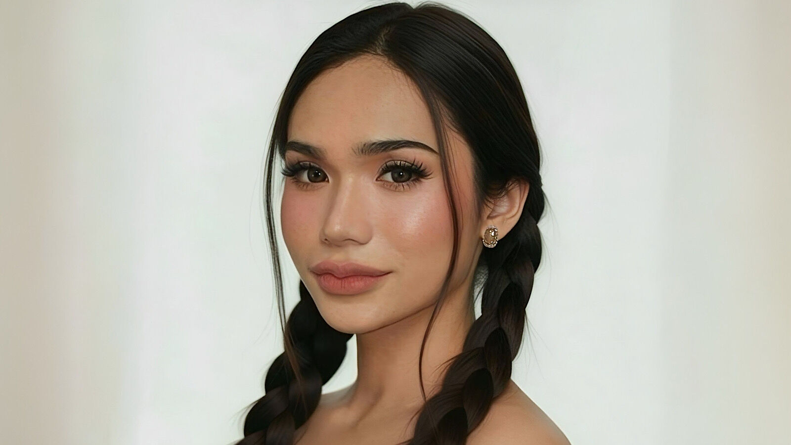 AthenaFamurri erotic portrait