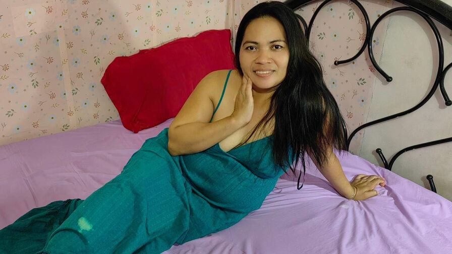 Chat with RicaDevines live on AsianCamModels.com