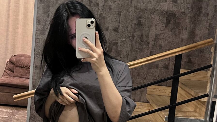 Chat with RittaMyers live on AsianCamModels.com