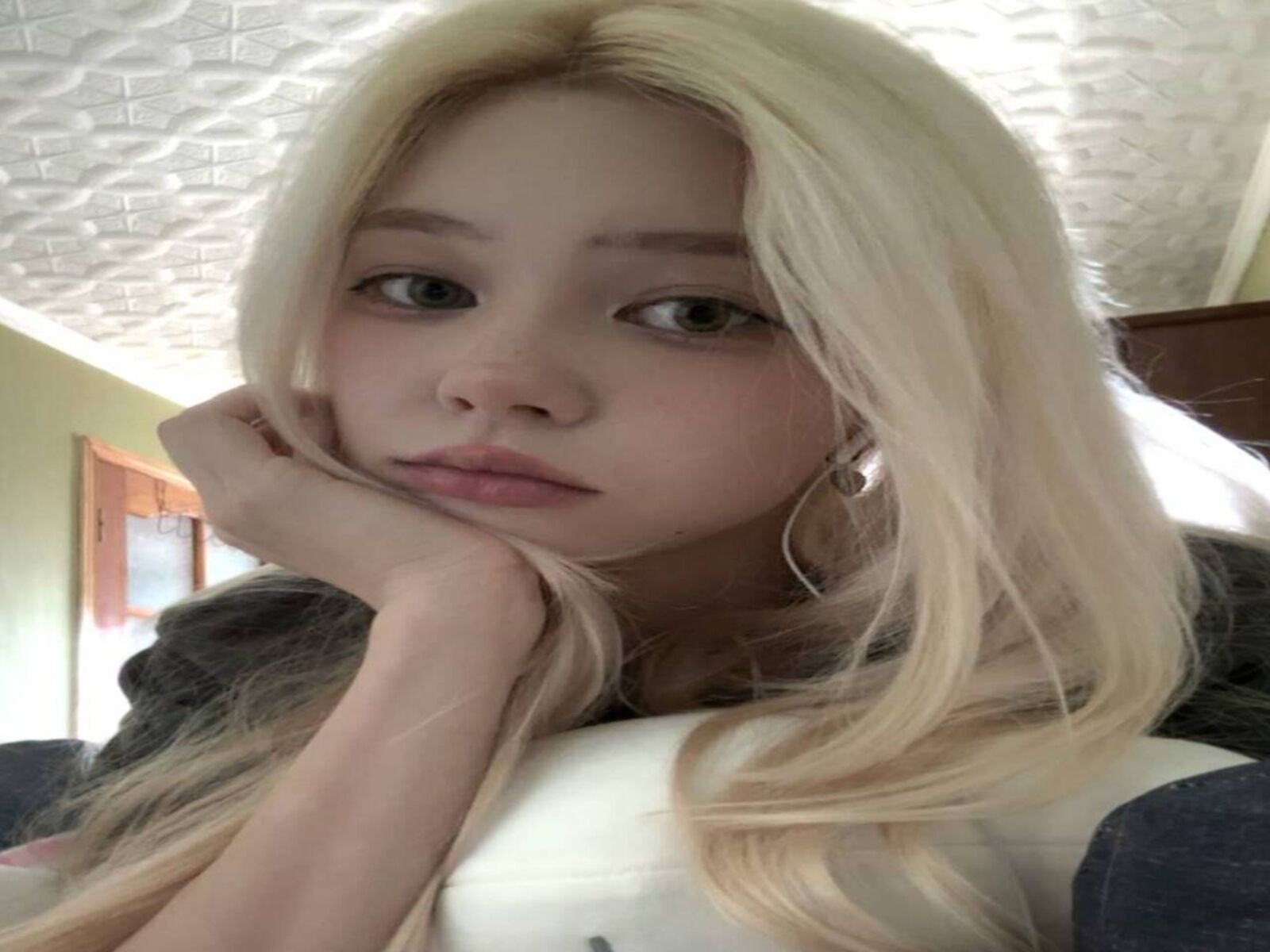 Live cam for IlseSheumaker