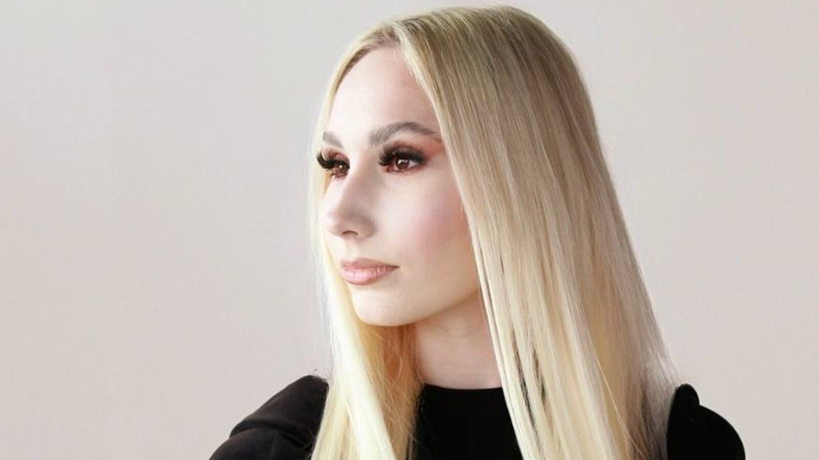ErikaStroin erotic portrait