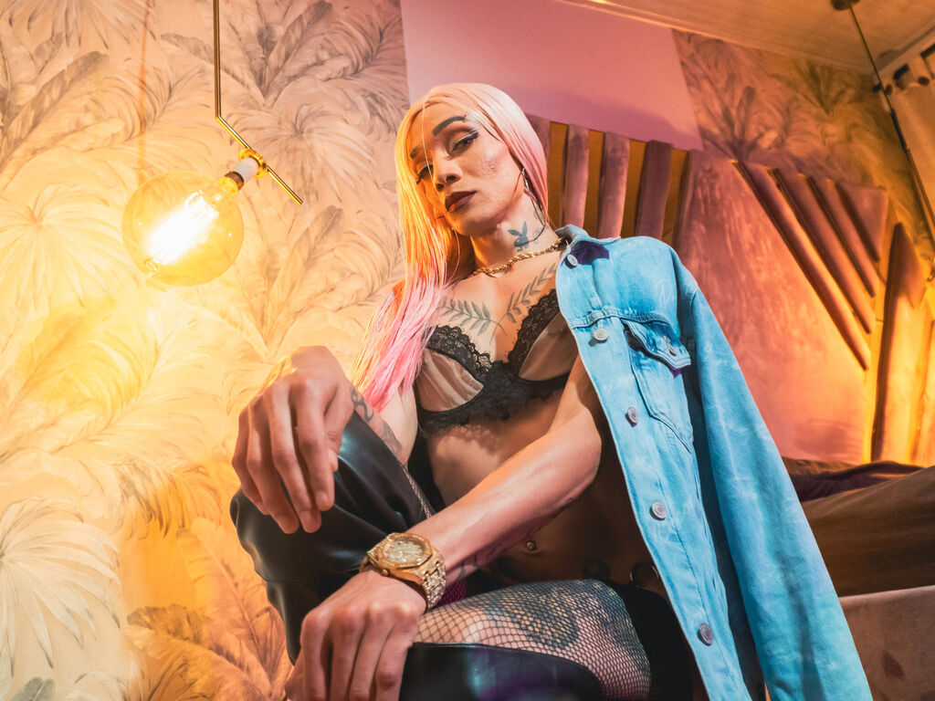 KarenHillton Profile Image