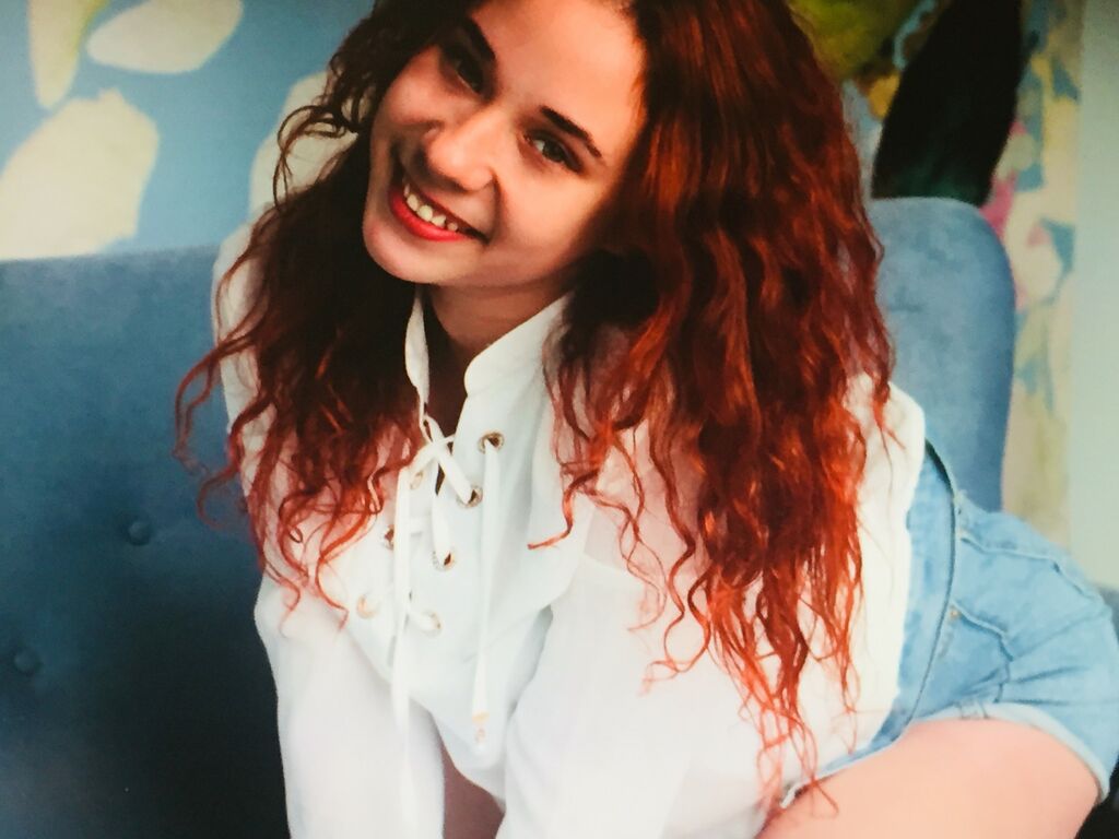 KellyParson's live cam