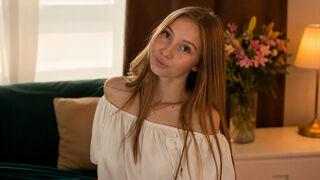 Picture of Ella Ayalon, 18 years old Teen model, last seen on 2026-08-08
