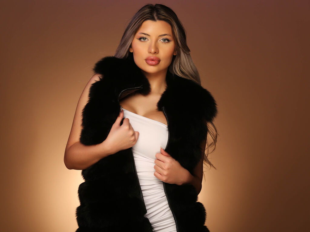 MoniqueCeleste Nackt