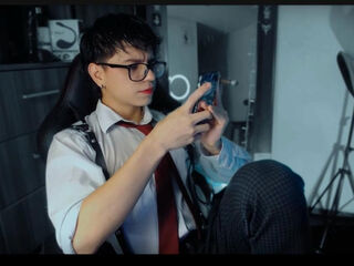 MarckConner is a webcam model, age 20