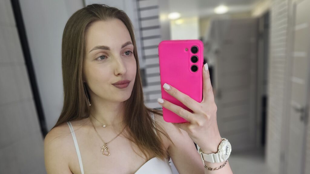 LovelySofiaa online on GirlsOfJasmin