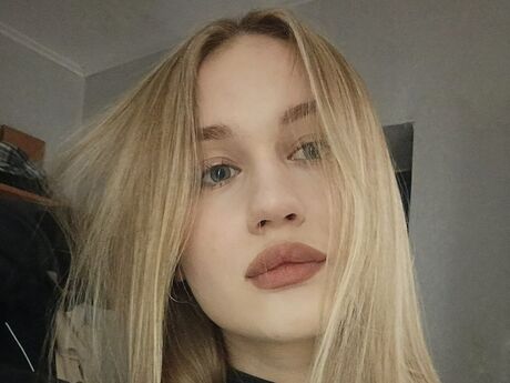 Chat with SadieTandon
