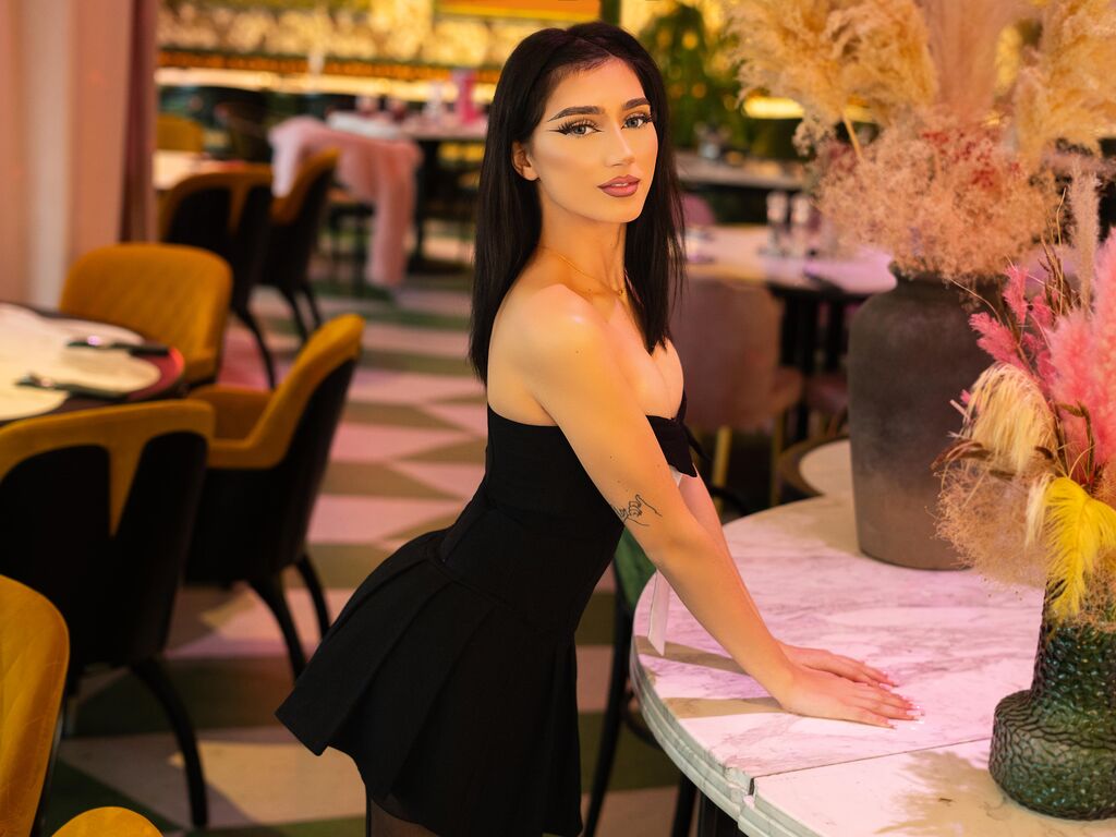 NickiHart LiveJasmin girl member chat profile