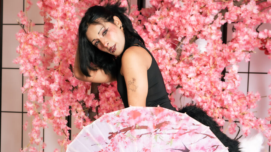 NaomiiSky live cam model