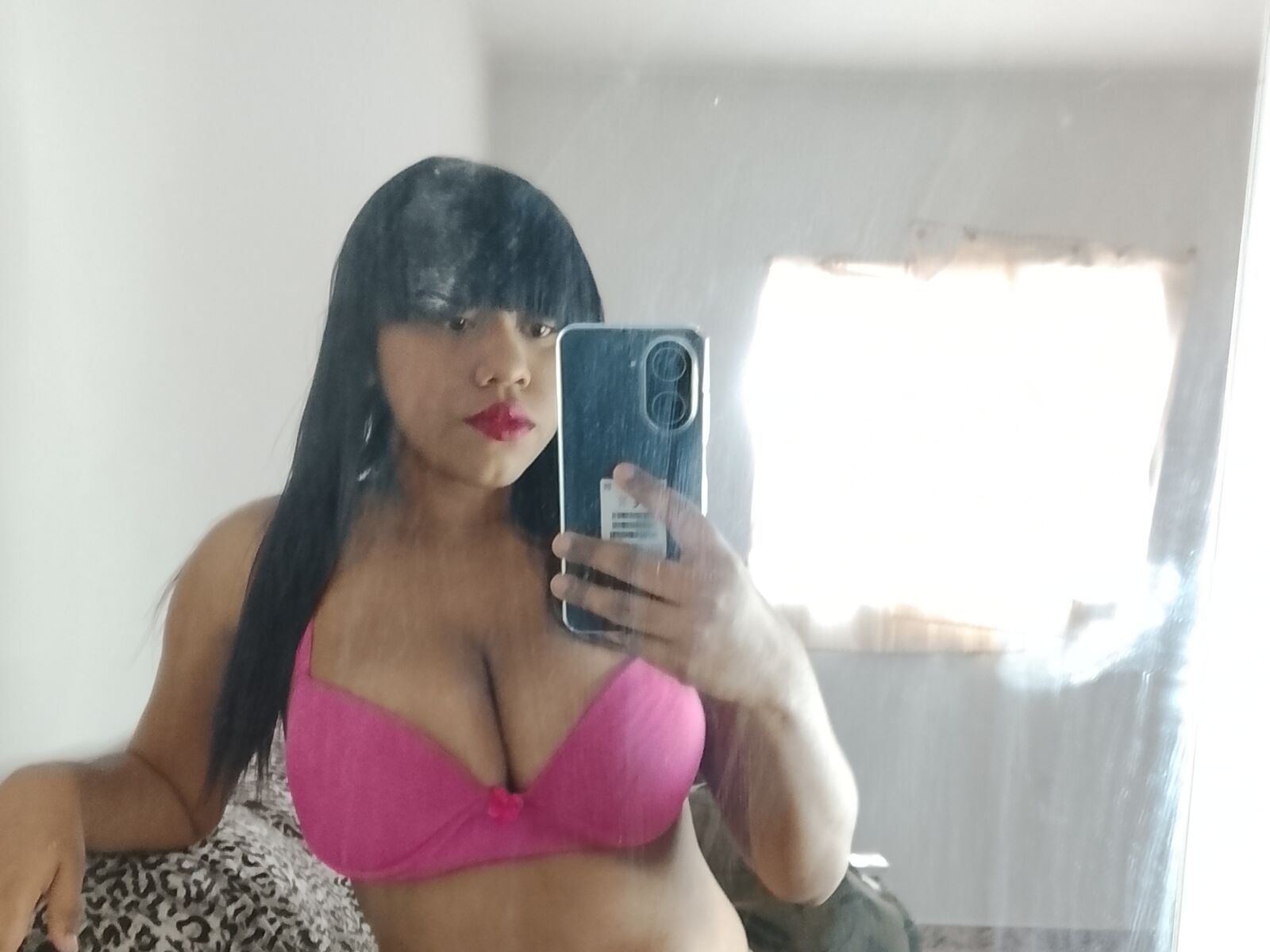 Live cam for MayaCollins