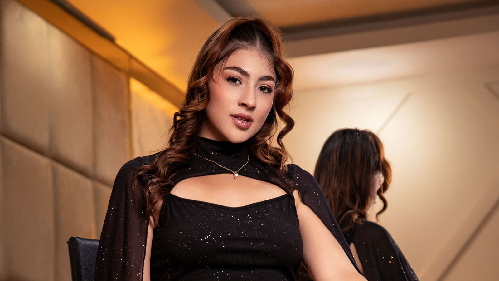 ElaGomez glamour portrait