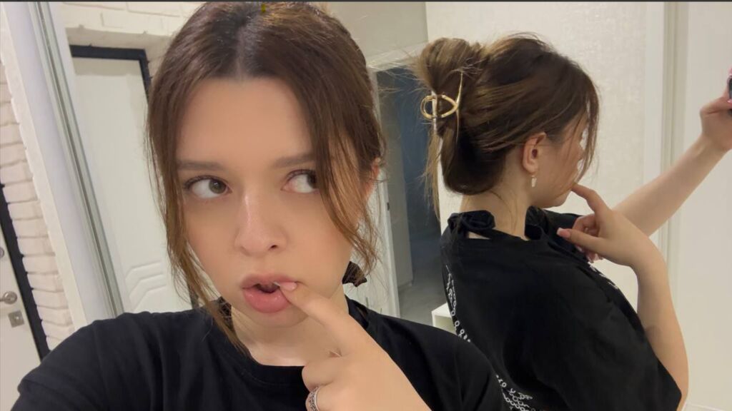 DevonaChurchey live cam model at LiveJasmin