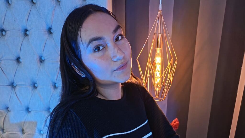 Live Chat with JeniferMorat on LiveJasmin