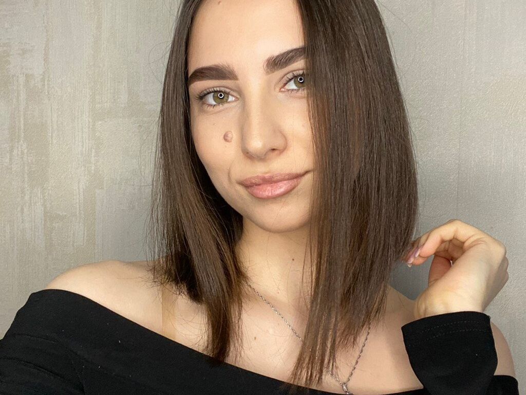 LinaCage Nude