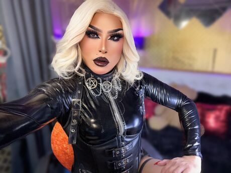 Chat with AntoniaMarie