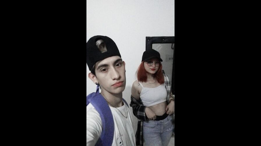 Enjoy Live Webcam with AliAndRick